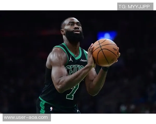 本赛季上篮命中率排行榜里夫斯高居第一杰伦布朗紧随其后库里并列第六