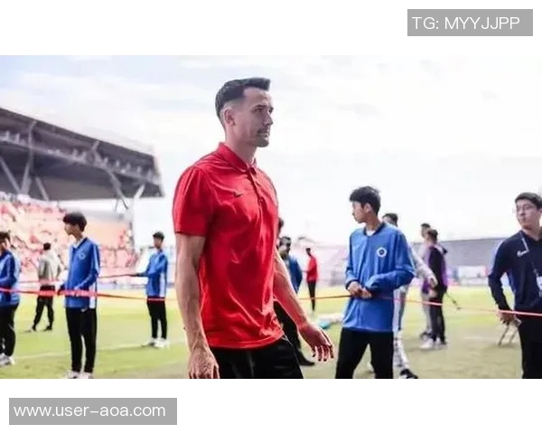 周定洋告别成都感慨万千称这是人生中最艰难的决定