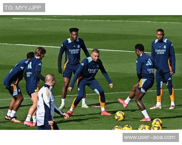 姆巴佩积极参与皇马训练米利唐阿诺德等球员缺席情况引关注