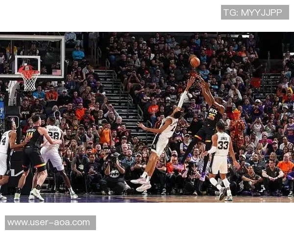 文班亚马半场替补表现稳健11分钟内贡献7分4板正负值1展现潜力